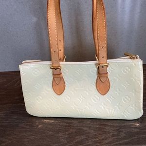 Louis Vuitton
Rosewood Avenue Vernis Shoulder Bag